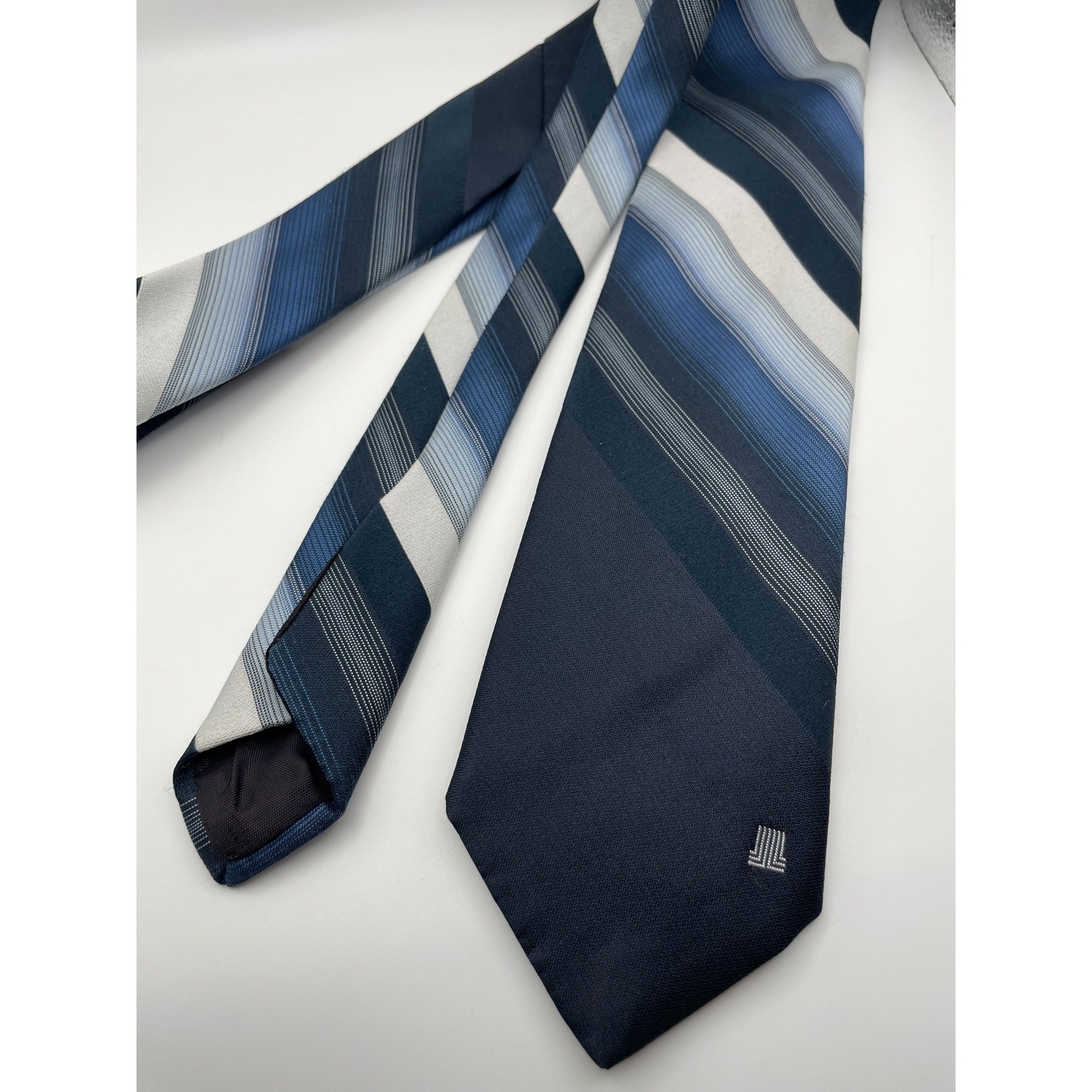 Lanvin New York Paris Mens Silk Necktie Navy Blue White Diagonal Stripe Designer